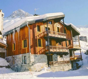 Grand Chalet - Appartement 5pax au pied des pistes - parking - skiroom - cheminée décorative- balcons